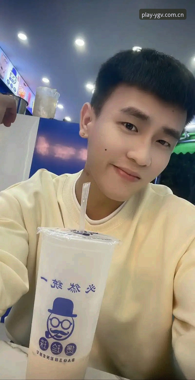 一起玩更痛快APP下载 什么时候起,“做个男孩”变成了一场需要攻略的硬仗?